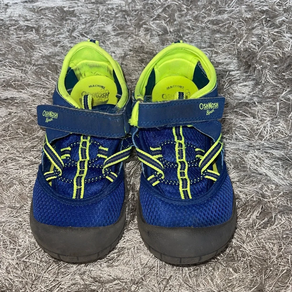 Toddler OshKosh B’gosh Water Shoes with Velcro Strap